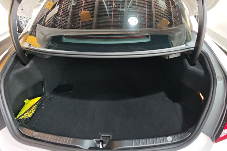 奔驰C级(进口) 2020款 C 260 轿跑车机舱底盘23