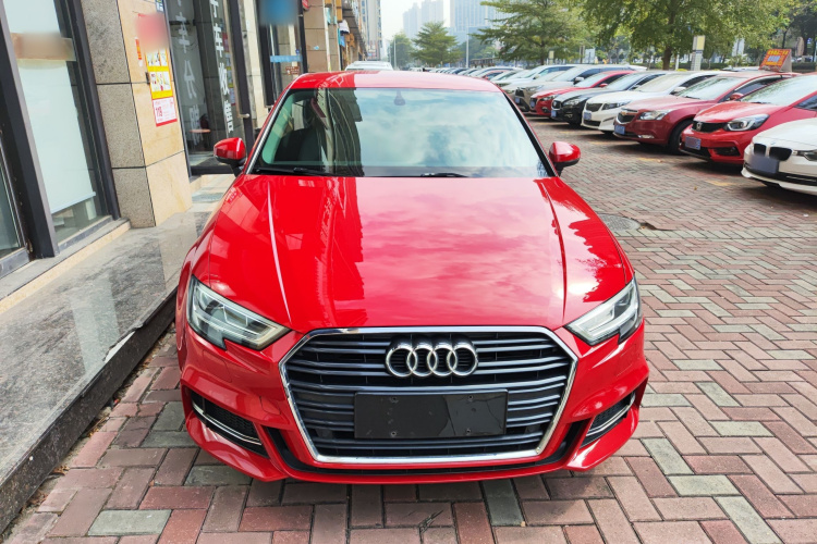 奥迪A3 2018款 30周年年型 Limousine 35 TFSI 时尚型车身外观2