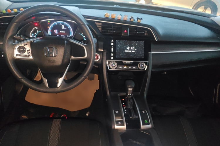 本田 思域 2019款 220TURBO CVT劲动版 国VI中控内饰7002