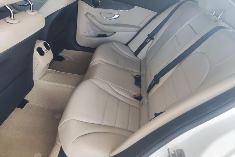 奔驰C级 2015款 C 180 L 运动型中控内饰7004