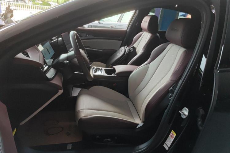 比亚迪 海豹 2023款 DM-i 1.5T 121km 尊荣型中控内饰19