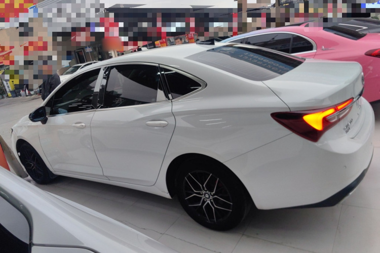 别克 威朗 2020款 20T CVT领先型车身外观4