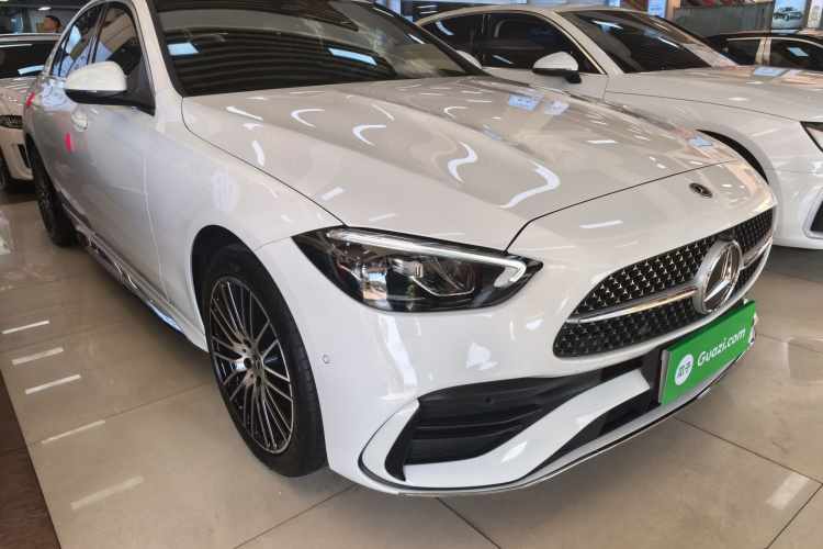 奔驰C级 2023款 改款 C 200 L 运动版车身外观3