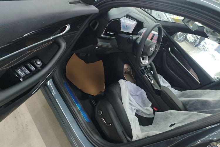 吉利汽车 星越L 2024款 2.0TD DCT EVO两驱长风版中控内饰7003