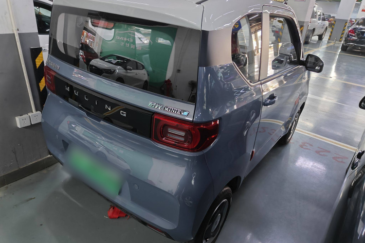 五菱汽车 宏光MINIEV 2021款 马卡龙时尚款 磷酸铁锂车身外观6005