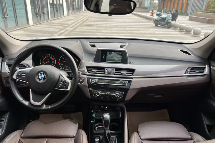 宝马X1 2018款 sDrive18Li 尊享型中控内饰12