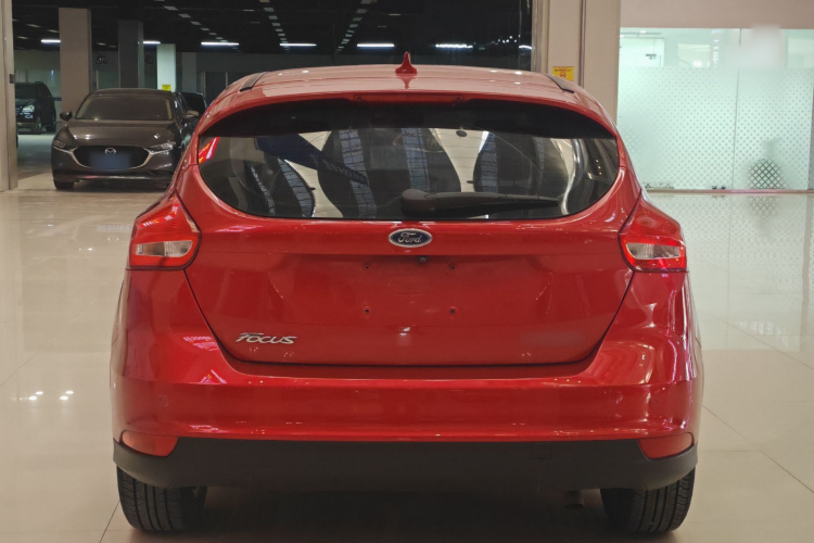 福特 福克斯 2017款 两厢 1.6L 自动风尚型智行版车身外观6011