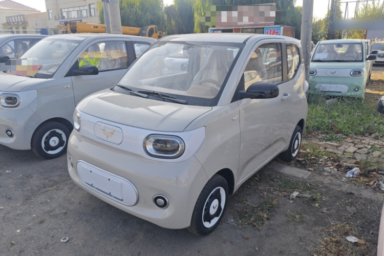 五菱汽车 宏光MINIEV 2024款 第三代 215km 青春版车身外观1