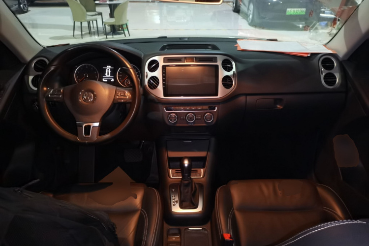 大众 途观 2017款 300TSI 自动两驱丝绸之路舒适版中控内饰7002