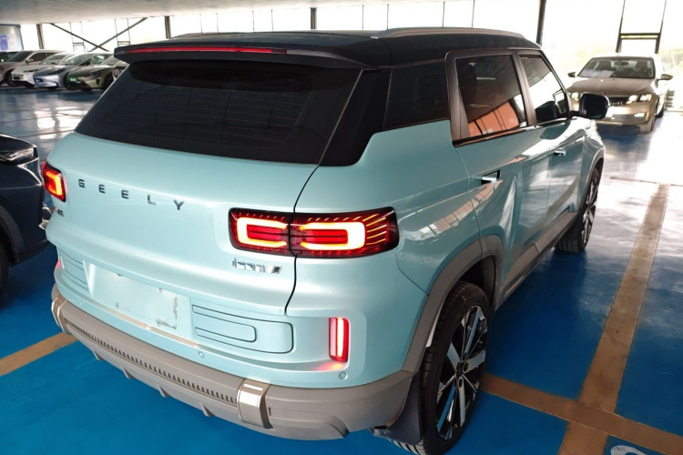 吉利汽车 吉利icon 2023款 1.5TD 巧克力醇巧版车身外观7