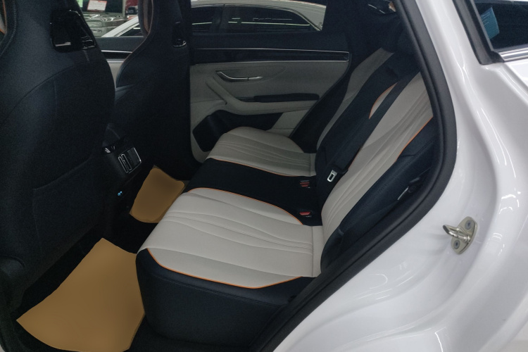 比亚迪 宋PLUS新能源 2023款 冠军版 EV 520KM 尊贵型中控内饰21