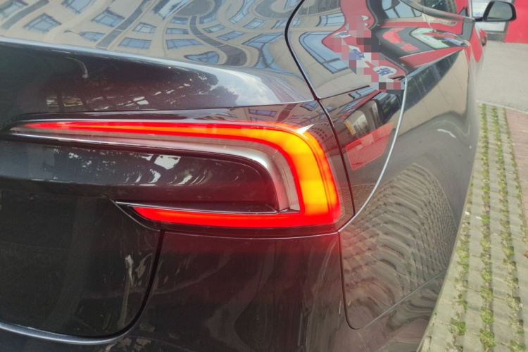 特斯拉 Model 3 2023款 长续航全轮驱动版车身外观6006