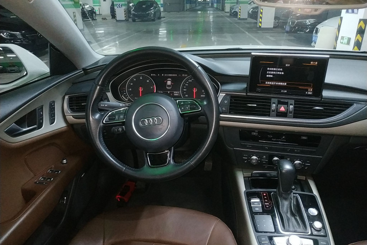 奥迪A7 2017款 40 TFSI 进取型中控内饰13