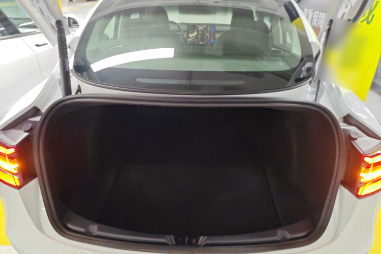 特斯拉 Model 3 2022款 后轮驱动版机舱底盘23