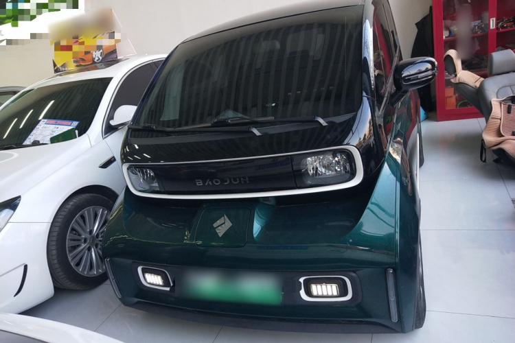 宝骏KiWi EV 2022款 设计师轻享版 三元锂车身外观2