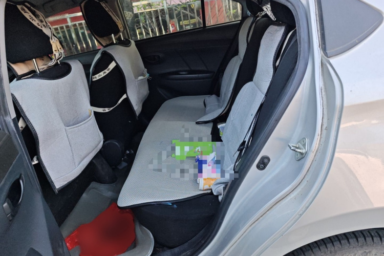 丰田 威驰 2014款 1.5L 手动智臻版中控内饰7004