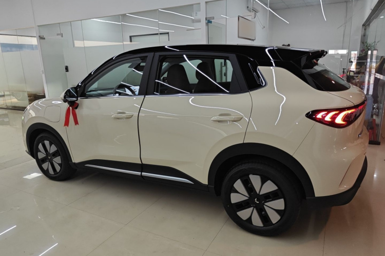 五菱汽车 缤果S 2025款 325km 尊享款车身外观4