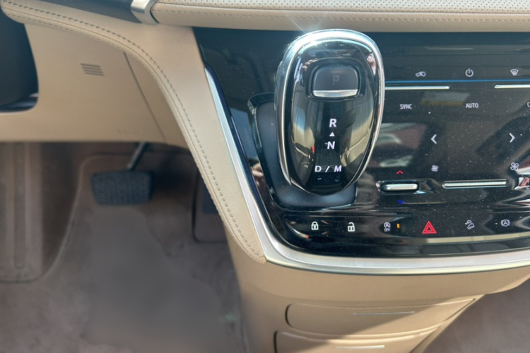 别克GL8 2020款 ES陆尊 653T 旗舰型中控内饰7007