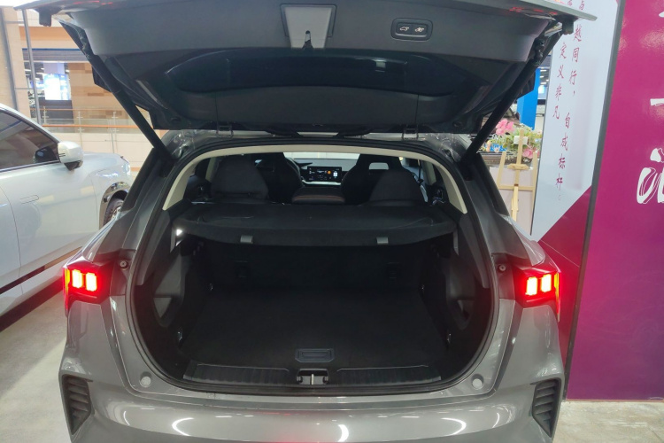 领克06 EM-P 2022款 PHEV 84KM续航版 Pro局部细节23