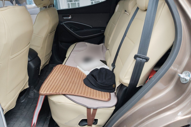 现代 胜达经典 2013款 3.0L 四驱舒适导航版 7座 欧IV中控内饰21