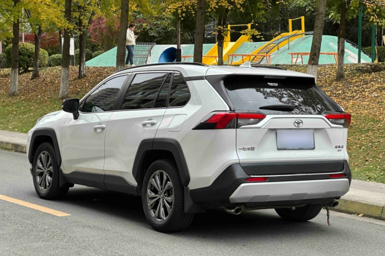 丰田 RAV4荣放 2023款 2.0L CVT四驱探险Plus版车身外观6006