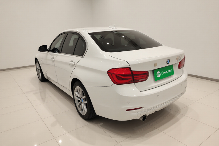 宝马3系 2018款 318i车身外观5