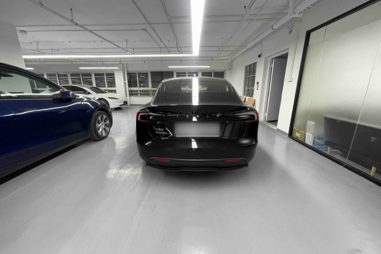 特斯拉 Model 3 2023款 后轮驱动版车身外观6007