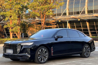 红旗H9 2024款 2.0T 旗享 私享风尚版