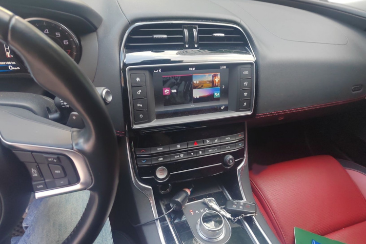 捷豹XE 2015款 2.0T 200PS R-Sport局部细节16