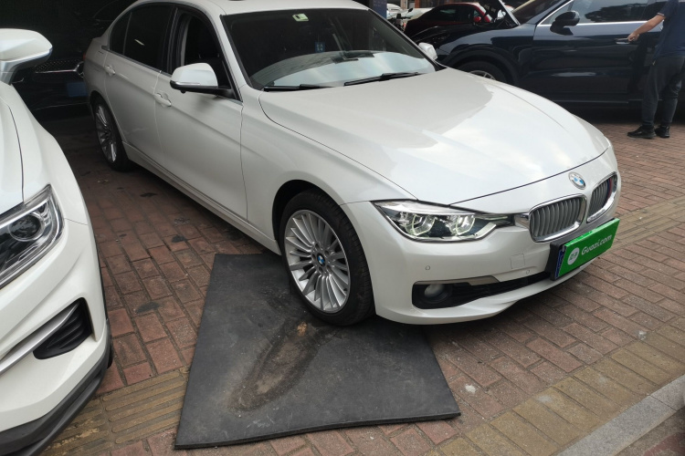 宝马3系 2018款 320Li 时尚型车身外观3