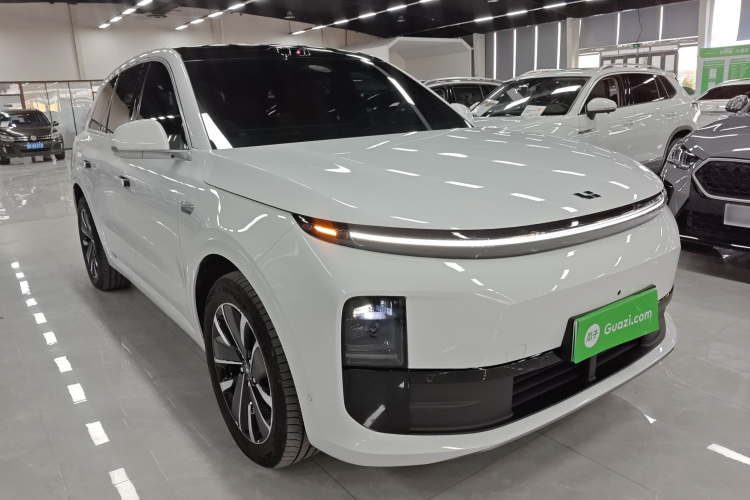 理想汽车 理想L6 2025款 Pro 智能焕新版车身外观3