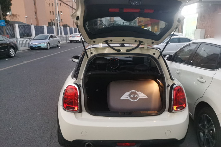 MINI 2018款 1.5T COOPER 经典派机舱底盘23