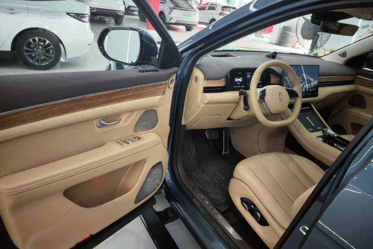 鸿蒙智行 问界M7 2024款 1.5T 智驾后驱Ultra版 5座中控内饰7003