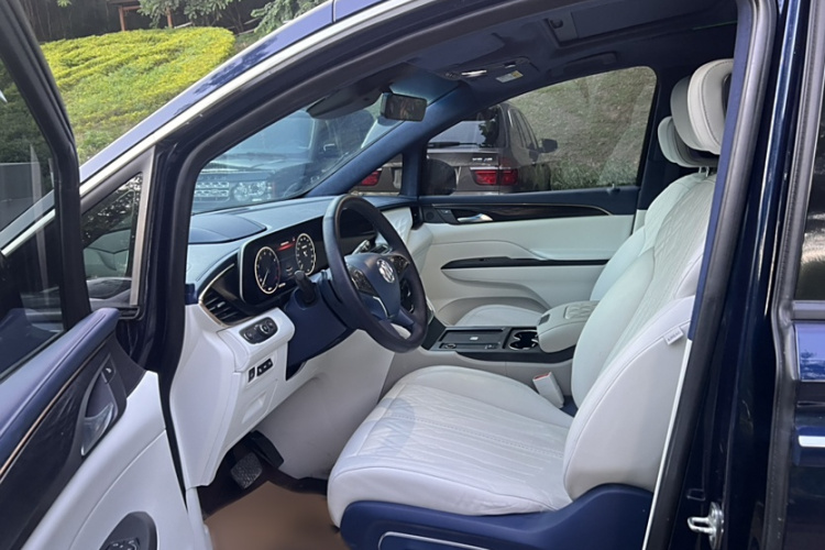 别克GL8 2020款 Avenir艾维亚 四座尊礼版中控内饰7003