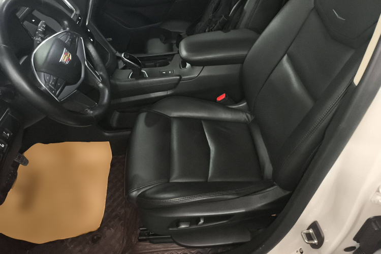 凯迪拉克XT5 2018款 25T 豪华型中控内饰19