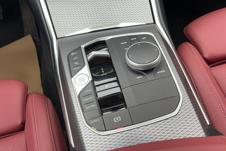 宝马3系 2024款 325i M运动曜夜套装局部细节18