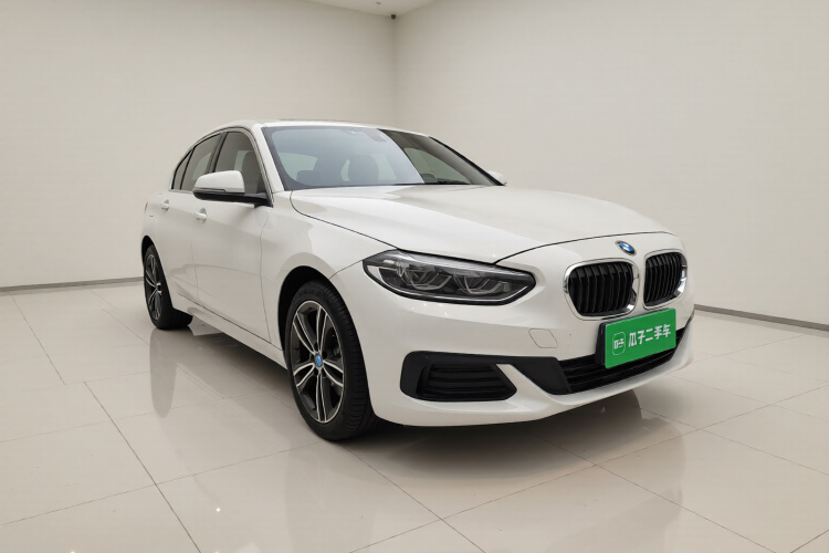 宝马1系 2020款 120i 时尚型车身外观3