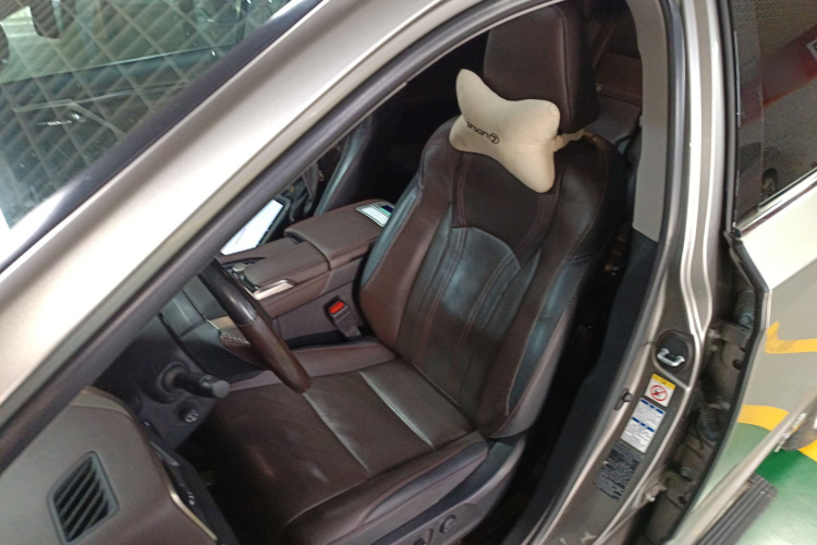 雷克萨斯RX 2016款 450h 四驱典雅版中控内饰19