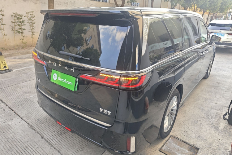 岚图汽车 岚图梦想家 2024款 PHEV 超长续航卓越版车身外观7