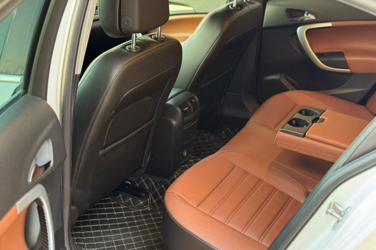 别克 君威 2014款 GS 2.0T 豪情运动版中控内饰7012