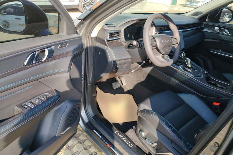 领克05 2020款 2.0TD 两驱耀Halo中控内饰20