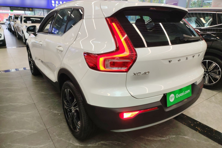 沃尔沃XC40 2022款 T4 四驱智远豪华版车身外观4