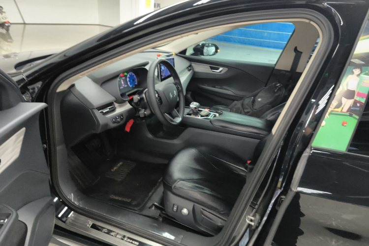 红旗E-QM5 2024款 610km PLUS中控内饰19