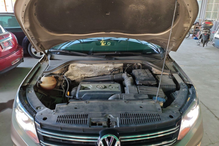 大众 途观 2016款 300TSI 自动两驱风尚版机舱底盘24