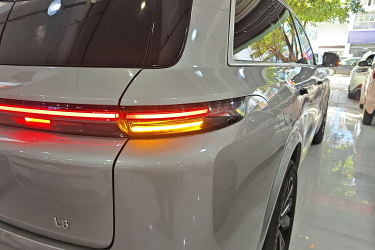 理想汽车 理想L8 2023款 Air车身外观9