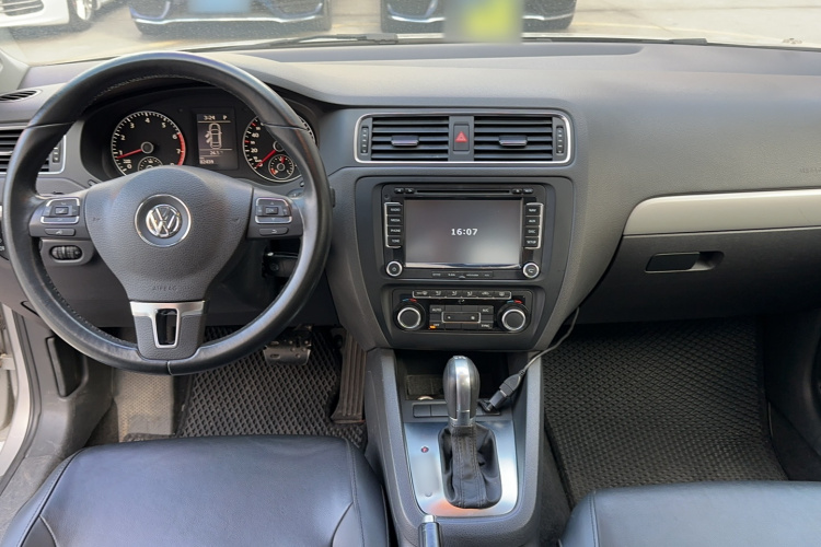 大众 速腾 2014款 改款 1.4TSI 自动豪华型中控内饰7005