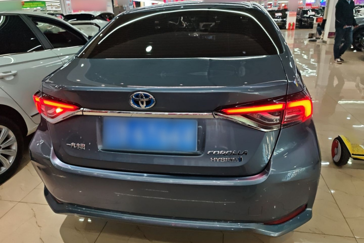 丰田 卡罗拉 2021款 双擎 1.8L E-CVT精英版车身外观6