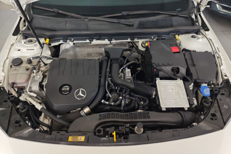 奔驰A级 2022款 改款 A 200 L 运动轿车动感型局部细节24