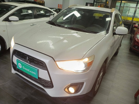 三菱 劲炫ASX 2013款 2.0L CVT两驱精英版