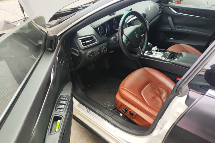 玛莎拉蒂 Ghibli 2014款 3.0T 标准版中控内饰7003